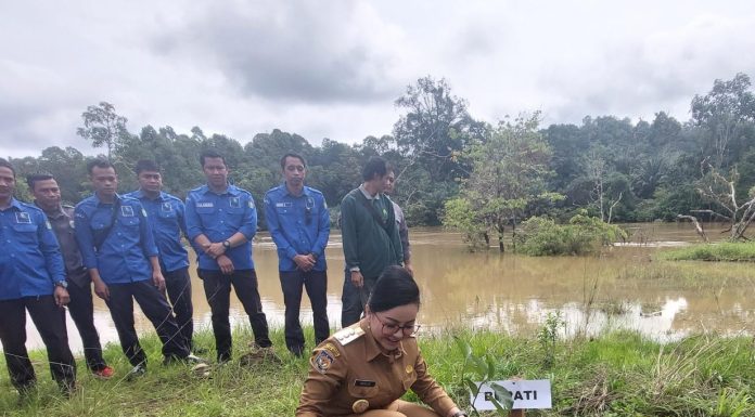 Peringati Hari Bumi Sedunia Bupati Karolin Ajak Semua Pihak Jaga Lingkungan