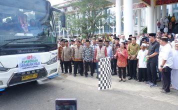 Bupati Karolin Lepas Keberangkatan Jemaah Haji Kabupaten Landak ke Pontianak