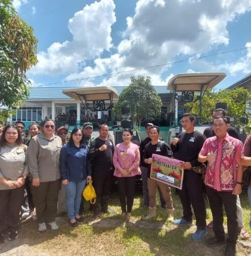 Pemkab Landak Serahkan 58 Unit Alsintan dan 15,63 Ton Benih Jagung kepada Brigade Pangan dan Kelompok Tani