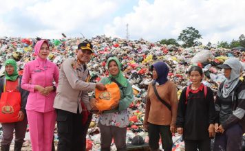 Jelang HUT Bhayangkara Ke -79 Polres Landak Gelar Baksos Penyaluran Bantuan