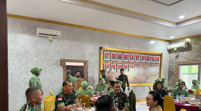 Bupati Karolin Hadiri Sertijab Danyon Armed 16/Tumbak Kaputing