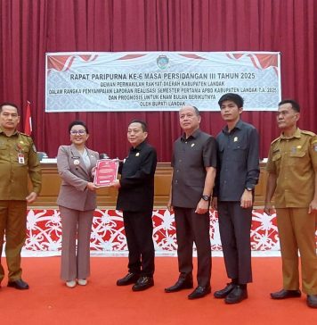 Bupati Karolin Sampaikan Laporan Realisasi Semester I APBD 2025 ke DPRD Landak