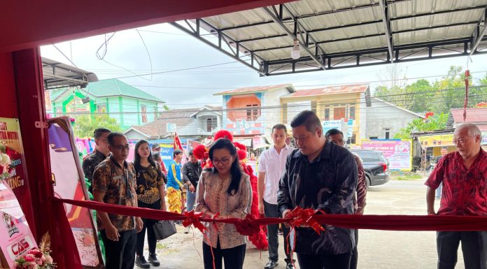 Bupati dan Wakil Bupati Landak Hadiri Grand Opening Raja Ayam Asap, Hadirkan Pilihan Kuliner Baru di Ngabang