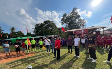 Bupati Karolin Buka Turnamen Pahuman Banteng Cup 2025