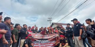 Aliansi Ormas Landak Gelar Aksi Damai Tolak Program Transmigrasi di Kalimantan Barat