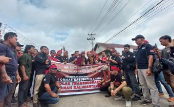 Aliansi Ormas Landak Gelar Aksi Damai Tolak Program Transmigrasi di Kalimantan Barat
