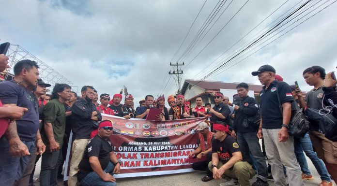 Aliansi Ormas Landak Gelar Aksi Damai Tolak Program Transmigrasi di Kalimantan Barat