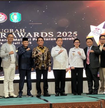 Bupati Karolin Apresiasi Rapela Raih Empat Penghargaan di KPID Award 2025