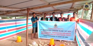 PT NSA Serahkan Bantuan Bibit Ayam Broiler Bagi Kelompok Meranti Jaya Abadi