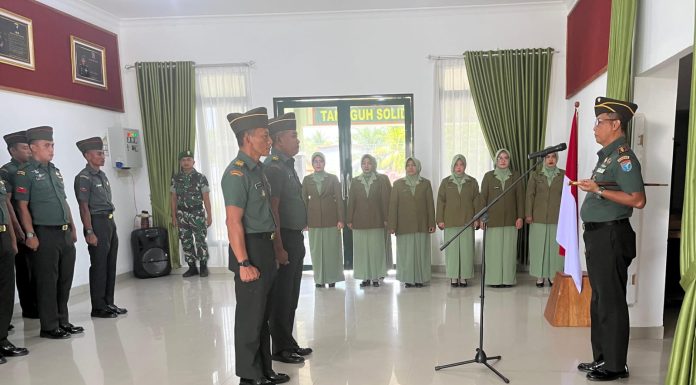 Dandim 1210/Landak Pimpin Acara Pelepasan dan Penerimaan Perwira