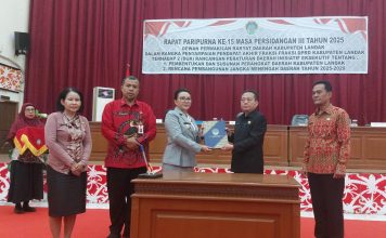 DPRD Landak Setujui Dua Raperda Strategis, Bupati Karolin Siap Lanjutkan ke Tahap Nasional