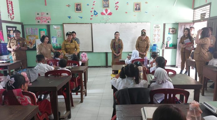 Bupati Landak Tinjau Progres Program Makan Bergizi Gratis di SDN 02 Ngabang