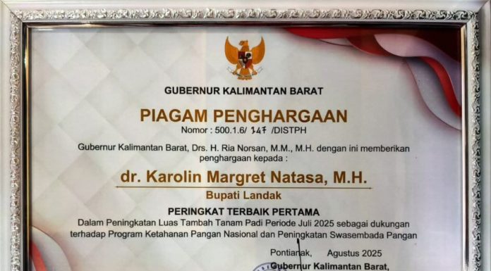 Pemkab Landak Raih Penghargaan Luas Tambah Tanam Padi (LTT) Tertinggi Di Kalbar