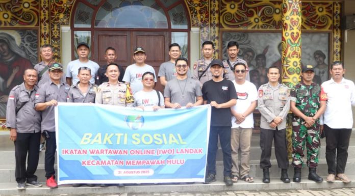 Gandeng Forkopimcam Mempawah Hulu, IWO Landak Gelar Baksos di Gereja dan Masjid