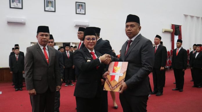 Bupati Landak Lantik Pejabat Baru, Tekankan Integritas dan Reformasi Birokrasi