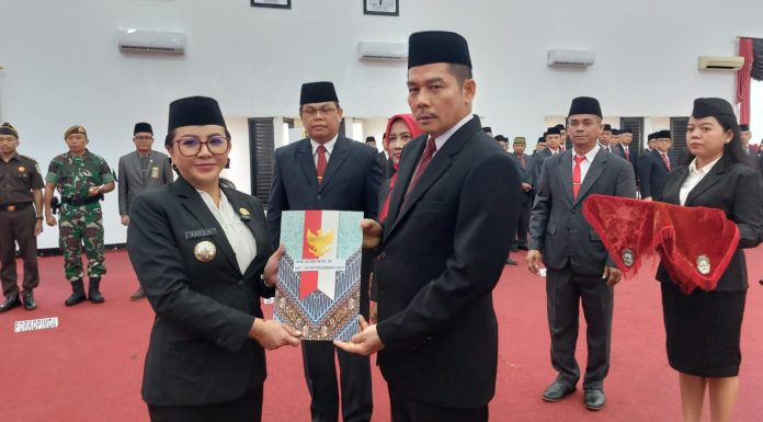 Bupati Landak Lantik Heri Adiwijaya Jadi Sekda, Tegaskan Pentingnya Integritas dan Pelayanan Publik
