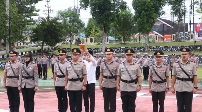 Kapolres Landak Pimpin Sertijab Kasat Lantas dan Kapolsek Jajaran