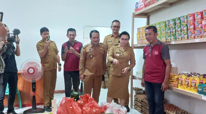 Bupati Karolin Resmikan Gerai Sembako dan BRILink Koperasi Merah Putih Desa Hilir Tengah