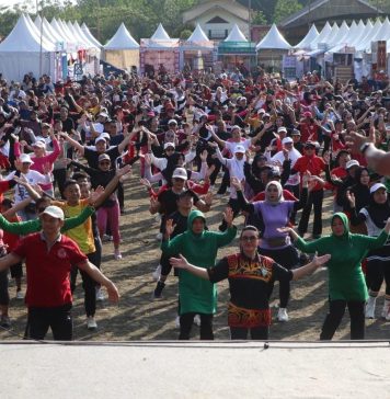 Zumba Meriah Warnai HUT ke-26 Kabupaten Landak