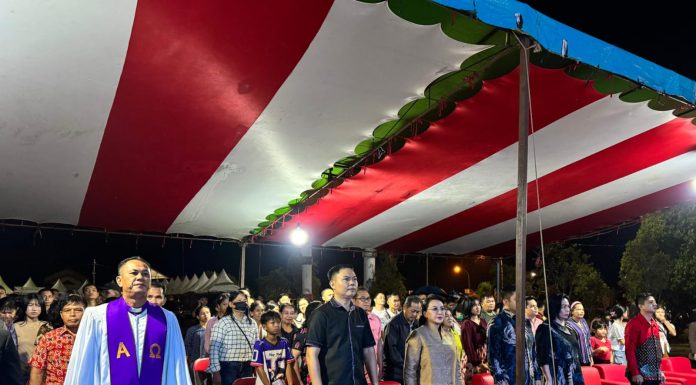 Bupati Karolin Buka KKR Oikumene