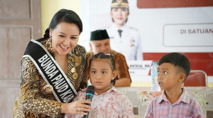 Bunda PAUD Landak Ajak Anak TK Belajar Sikat Gigi Sehat Sejak Dini