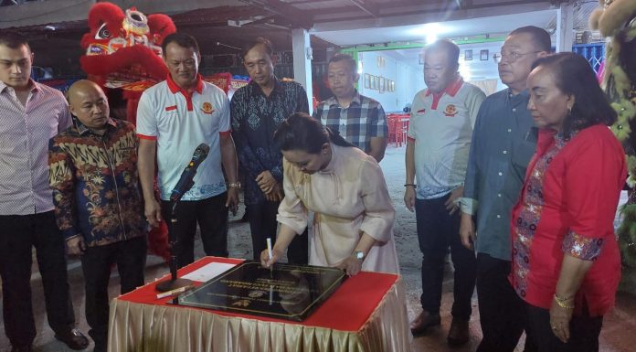 Bupati Karolin Resmikan Sekretariat Baru Yayasan Hati Suci Ngabang