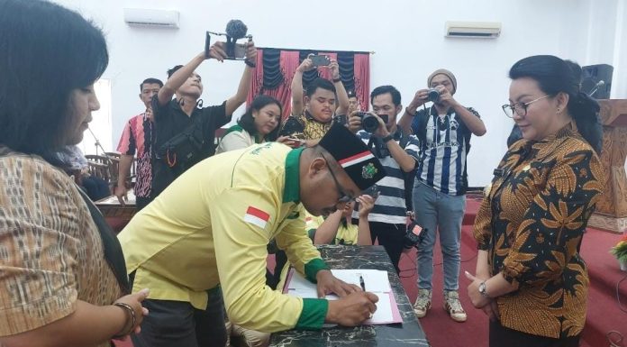 Bupati Karolin Buka Muskomcab dan Mapenta Pemuda Katolik Landak: Cetak Kader Tangguh dan Profesional
