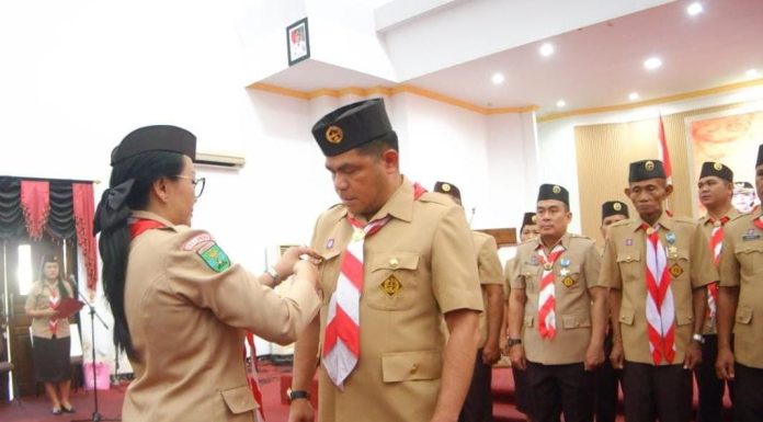 Bupati Karolin Lantik Pengurus Baru Kwarcab Pramuka Landak 2025–2030