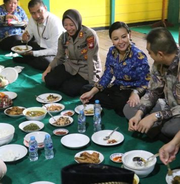 Festival Tumpang Negeri ke-25, Bupati Karolin Ajak Warga Landak Lestarikan Tradisi dan Pererat Kebersamaan