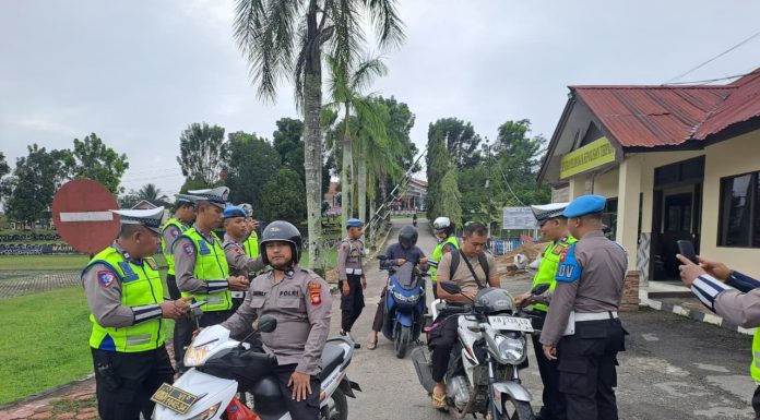 Satlantas dan Propam Polres Landak Gelar Pemeriksaan Mendadak Personel