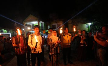 Karolin Lepas Ratusan Warga Ikuti Pawai Obor Ramadan
