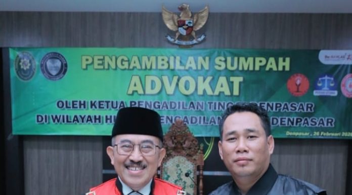 Yohanes Resmi Diambil Sumpah sebagai Advokat di Pengadilan Tinggi Denpasar