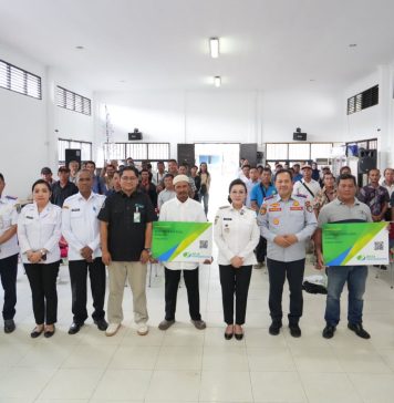 Langkah Nyata Pemkab Landak, Bupati Karolin Beri Jaminan Sosial bagi Pekerja Transportasi