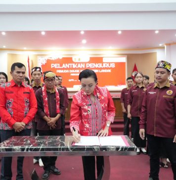 Karolin Ingatkan Pemuda Dayak Tak Tergilas Peradaban Zaman