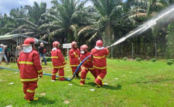Antisipasi El Niño, Polsek Ngabang Gelar Sosialisasi dan Simulasi Karhutla di PT IPM