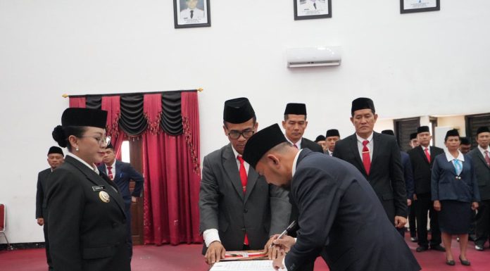 Karolin Peringatkan ASN Jangan “Ngonten” Berlebihan Pakai Seragam
