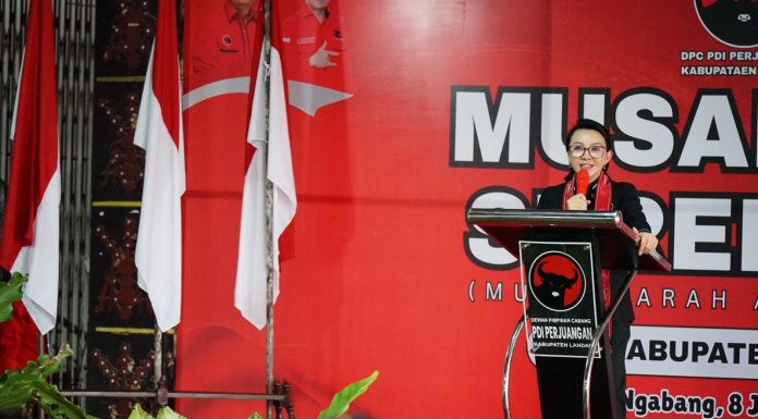 Karolin di Musancab PDI Perjuangan Landak : Badai Pasti Berlalu, Pelayanan Publik Tetap Nomor Satu
