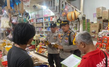 Kapolsek Menyuke Pastikan Harga Bahan Pokok dan Stok BBM di Darit Masih Aman