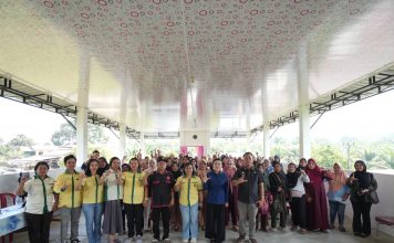 Edukasi Keuangan Keluarga, Bupati Landak Ingatkan Emak-emak Waspada Pinjol Ilegal dan Investasi Bodong