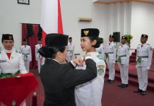 30 Anggota Paskibraka Landak Resmi Dikukuhkan, Karolin Beri Pesan Khusus