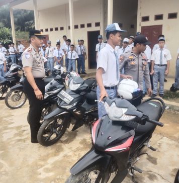 Tertibkan Knalpot Brong, Polsek Menyuke Jaring 16 Motor Siswa